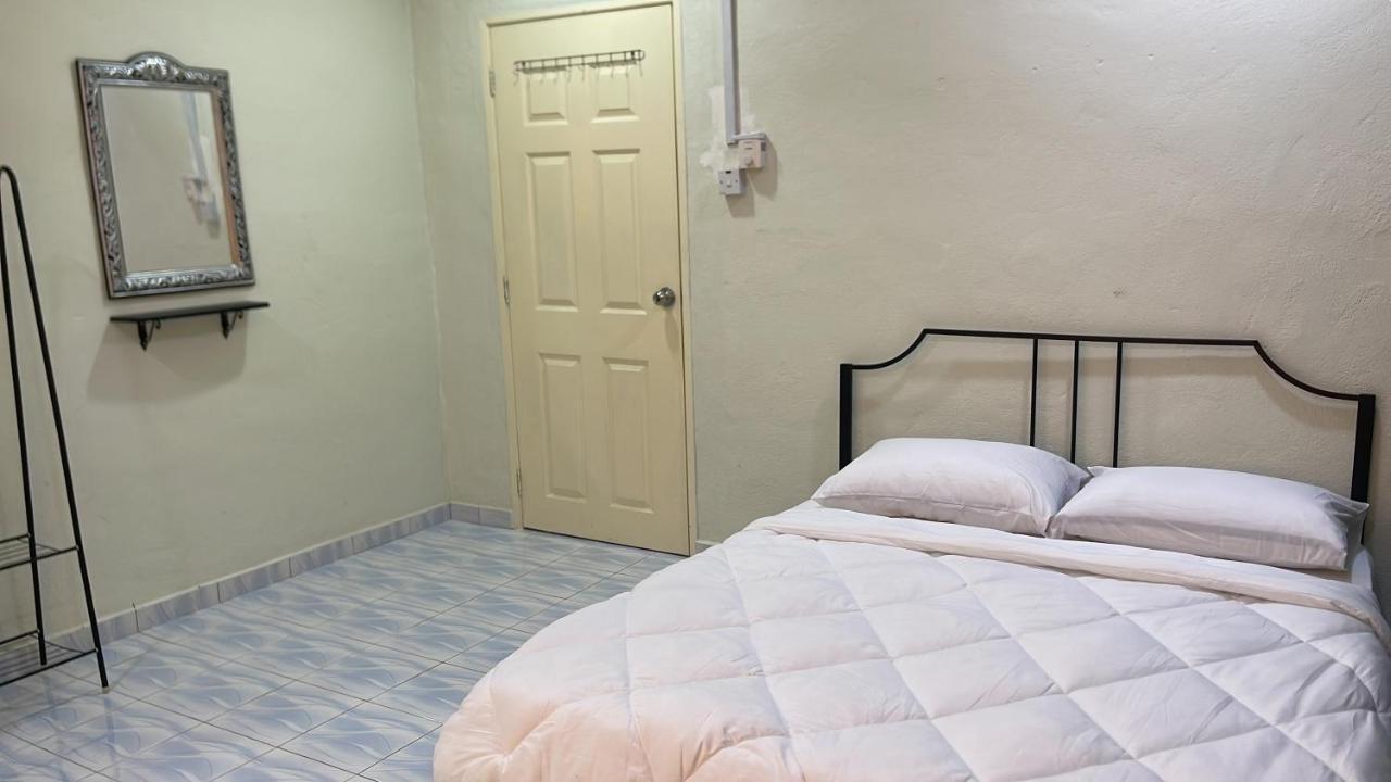 Emirda Homestay Pekan Razaki 2 Homestay *